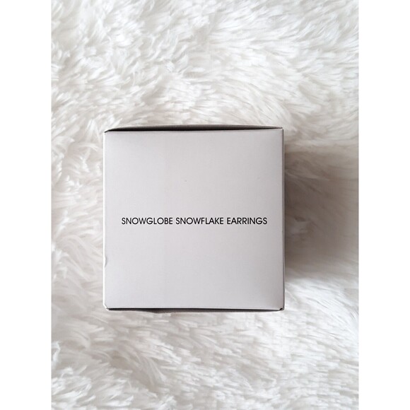 AVON Snow Globe "Snowflake" Earrings (Gold/Rose Gold Color) ~ NEW SEALED!!! - Picture 2 of 6